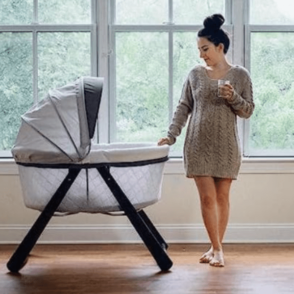 WOOD FOLDAWAY ROCKING BASSINET – INGENUITY